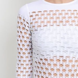 🆕 Lightweight fishnet seamless top.